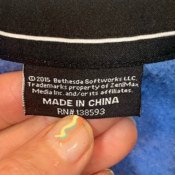 Fallout Bethesda Vault 111 Blue Yellow Sweatshirt Hoodie Zip Up Number 111 Sz M - Picture 8 of 16